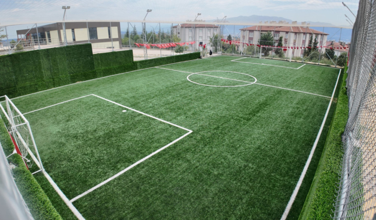 20240717-gencler-icin-bir-sahada-ayazma-mahallesine-669069-f2fbd233a69a5c45b78d