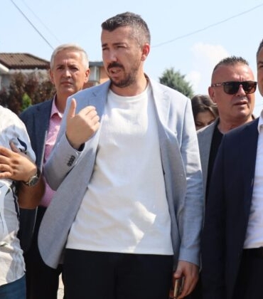 Izmit-Belediyesi-Tepekoyun-ihtiyaclarini-dinledi-2-740x420