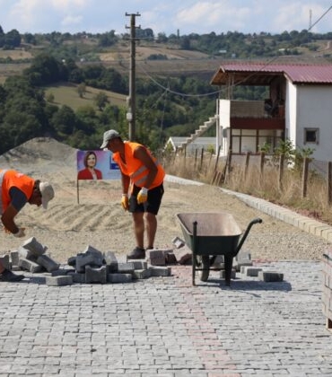 Izmit-Belediyesinden-Akmese-Ataturk-Mahallesine-parke-yol-3-740x420