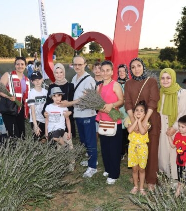 Ozel-gereksinimli-cocuklar-ve-aileleri-Izmitin-Lavanta-Bahcesinde-bulustu-1-740x420