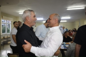 baskan-sogut,-canlarla-lokmalarini-paylasti-3_18072024120424_1024_768_id_6957