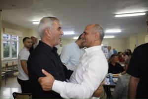 baskan-sogut,-canlarla-lokmalarini-paylasti-3_18072024120424_1024_768_id_6957