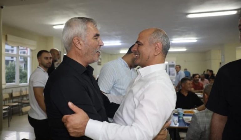 baskan-sogut,-canlarla-lokmalarini-paylasti-3_18072024120424_1024_768_id_6957