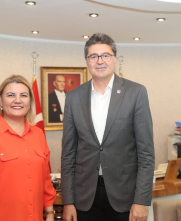 chp-genel-baskan-yardimcisi-ensar-aytekin-baskan-hurriyeti-ziyaret-etti-3