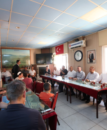 20240805-baskan-buyukakin-cayirovalilarla-bulustu-267128-6e290e5cb83d02660af5