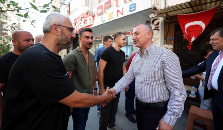 20240805-baskan-buyukakin-karamurselde-esnafla-bulustu-861982-f8797500af4b4b6ab1a5