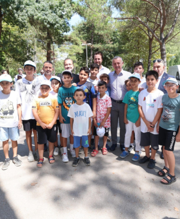 20240805-baskan-buyukakin-tugvanin-2024-yaz-kapanis-programina-katildi-403609-36fc584a2172397f752a