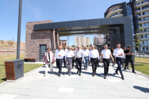 20240805-buyukakin-cayirova-millet-bahcesini-inceledi-747878-e130afac4630b51e2a62