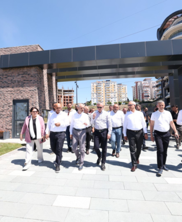 20240805-buyukakin-cayirova-millet-bahcesini-inceledi-747878-e130afac4630b51e2a62