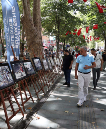 20240816-17-agustos-ve-6-subat-depremleri-fotograflarla-anildi-894529-47a6cc1f9e8e319361ab