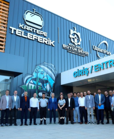 20240816-genel-sekreter-baracli-kartepe-teleferigini-inceledi-159758-87d4e71aab462de4e7dd