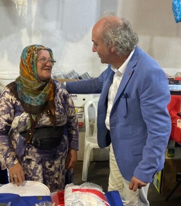 Izmit-Belediye-Baskan-Vekili-Arcan-pazarci-esnafina-‘hayirli-isler-diledi-3-740x420