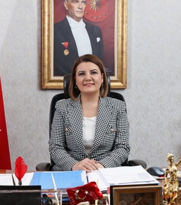 Izmit-Belediye-Baskani-Fatma-Kaplan-Hurriyet-1-740x420