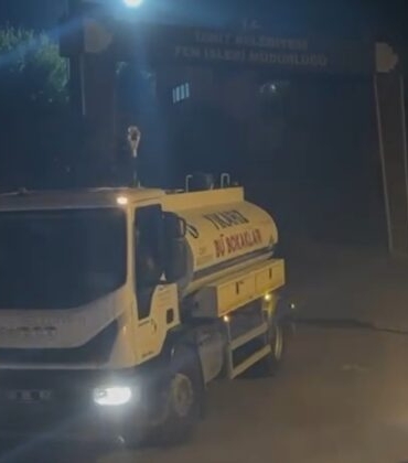 Izmit-Belediyesi-ekipleri-Boludaki-yangin-icin-yola-cikti-1-740x420