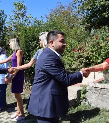 Izmit-Belediyesi-mahalle-gezilerine-Fethiye-ve-Zabitanda-devam-etti-2-740x420