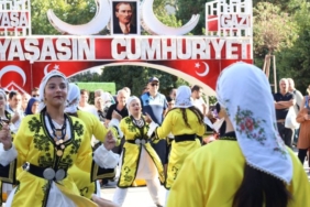 Izmitte-uc-ulkenin-halk-danslariyla-unutulmaz-bir-gosteri-7-740x420