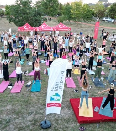 Izmitte-‘Nefes-Al-Izmit-Yoga-etkinlikleri-basladi-3-740x420
