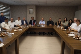 Izmit-Belediyesi-akademik-odalarla-yer-tahsisi-konusunu-gorustu-2-740x420