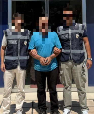 12-yilla-aranan-hirsiz-yakalandi-c5CVhbn2.png