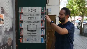 bu-afisleri-goren-kitap-okuyor-8Q1cz8ZE.webp