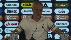 fenerbahce-kocaelisporu-3-1lik-net-galibiyetle-gecti-mourinhonun-dikkat-cekici-notlari-RTaOOkVk.jpg