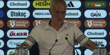 fenerbahce-kocaelisporu-3-1lik-net-galibiyetle-gecti-mourinhonun-dikkat-cekici-notlari-RTaOOkVk.jpg