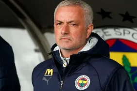 fenerbahcede-mourinho-donemi-sonrasi-yeni-teknik-direktor-arayisi-ve-avrupa-macerasinin-devami-JSG1APli.webp