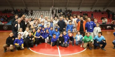 kagitspor-basketbol-1-lige-yukselisle-yeni-sezona-ilham-veren-hazirliklar-yfd4HfWc.webp