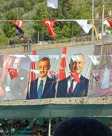 karamursel-altin-kemer-yagli-guresleri-ve-dakikalarin-gundemi-poster-polemikleri-ve-tepkiler-ZdSmeKef.webp