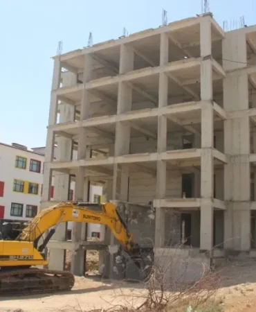 sanliurfada-yerinde-donusumde-suphe-beton-dayanimi-dusuk-cikan-bina-yikildi-4PLKBzhE.webp