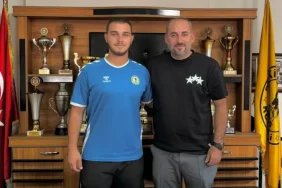 yardimci-antrenordu-teknik-direktor-oldu-ZJx6h3gL.webp