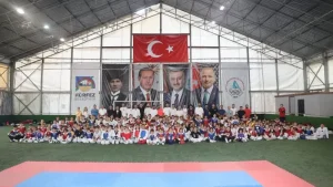 zafer-bayrami-etkinligiyle-taekwondo-turnuvasina-hazirlik-atmosferi-korfezde-guclendi-pkTq4El1.webp