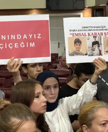 ahmetin-annesinden-adalet-cagrisi-katillerin-aileleri-gulmesin-NcHcKrZL.webp