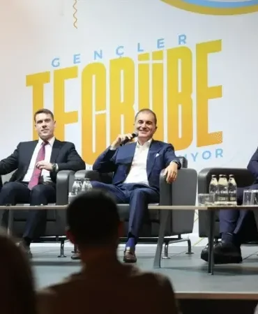 gencler-tecrubeyle-bulusuyor-erdogana-ozel-baglanti-ve-yeni-nesil-dinamikleri-LkFW53cG.webp