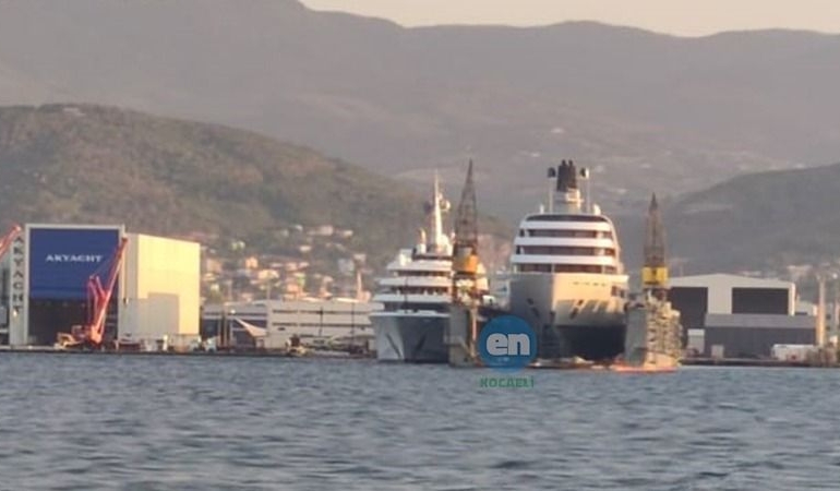 İzmit Körfezi’nde Yat Gövdesinde Merak Uyandıran Bakım Faaliyetleri ve Abramoviç Bağlantısı