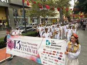 izmit-pismaniye-muzik-ve-dans-festivalinin-renkli-korteji-ve-uluslararasi-katilimlar-NhqT25GO.jpeg