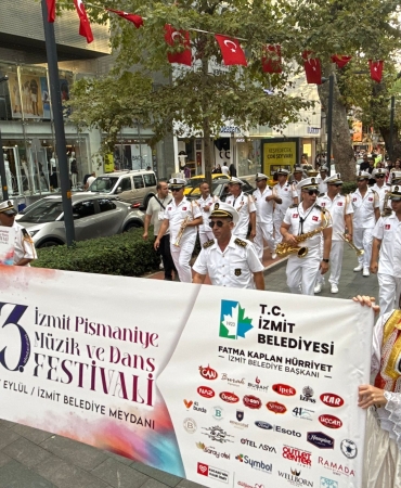 izmit-pismaniye-muzik-ve-dans-festivalinin-renkli-korteji-ve-uluslararasi-katilimlar-NhqT25GO.jpeg
