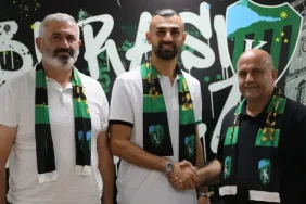 kocaelispor-serdar-dursun-ile-anlasti-1-yillik-sozlesme-ile-golcu-transferi-tamamlandi-krUJ5S42.webp