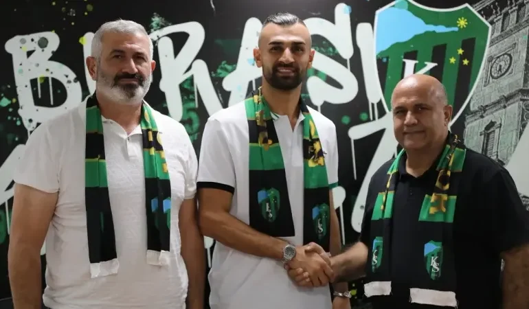 kocaelispor-serdar-dursun-ile-anlasti-1-yillik-sozlesme-ile-golcu-transferi-tamamlandi-krUJ5S42.webp