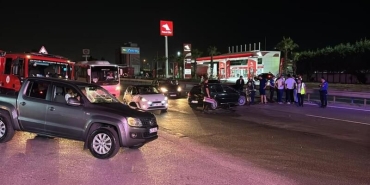 korfez-atalarda-iki-aracli-carpismada-4-yarali-tek-serit-trafik-gecici-kontrol-altinda-pPqcMw3r.jpg