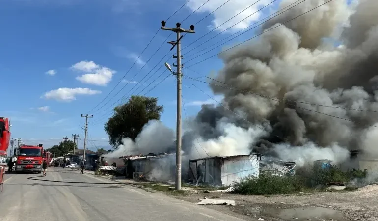 Küpçüler Mahallesi’nde Yaşanan Gergin anlar: Dört Ev Yandı, Şüpheliler Yakalanma Çabasında