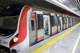 marmaray-yenikapida-saatlerde-yasanan-kriz-seferler-tek-hattan-ve-gecikmeli-devam-ediyor-PNfLPxxi.jpg