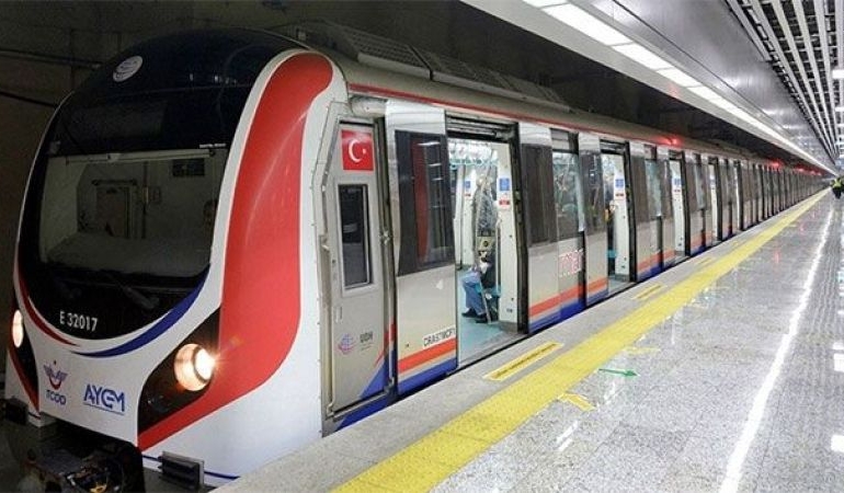 marmaray-yenikapida-yasanan-intihar-olayi-sonrasi-sefer-bilgilendirmesi-ve-gecikmeler-VUgiE8JY.jpg