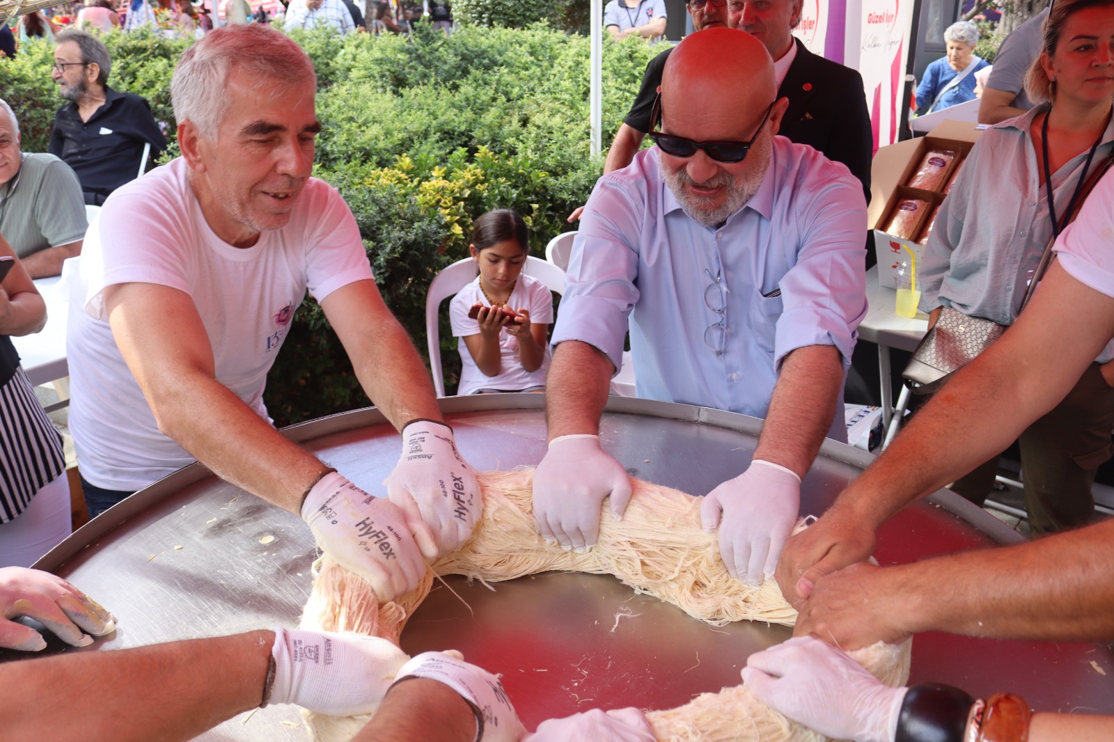 Pişmaniye Festivali 3. Gününde Coşku Sürüyor: Romanya’dan Dans Ekibi ve Edirne Belediye Bandosu İzmit'te
