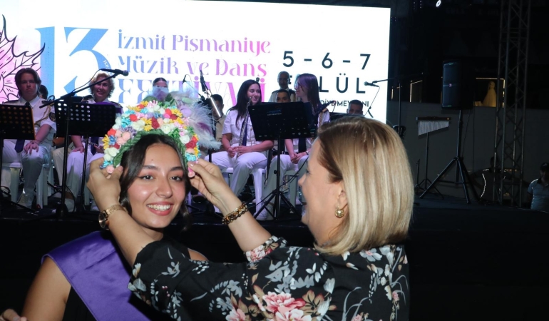 Pişmaniye Festivali’nin Son Gününde Güzellik Tacı Sude Gizem Kanca’da