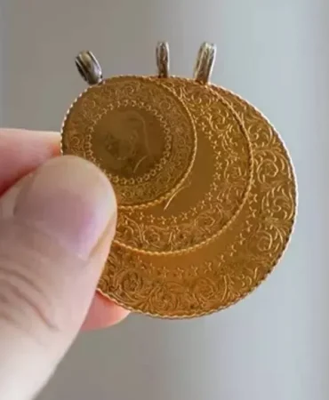 ceyrek-gram-ve-yarim-altin-fiyatlari-bugun-ne-kadar-8-aralik-2025-guncel-altin-satis-fiyatlari-kyr0-cover