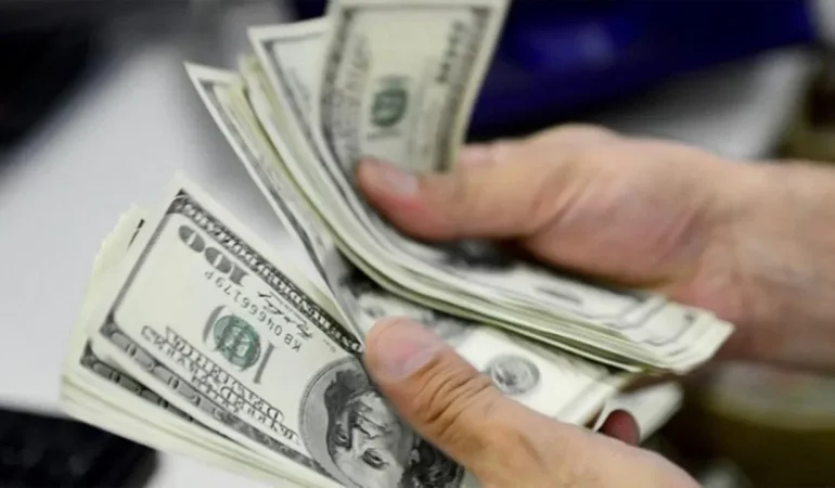 Dolar 42,70 TL, Euro 50,15 TL Seviyesinden Haftaya Yükselişle Başladı