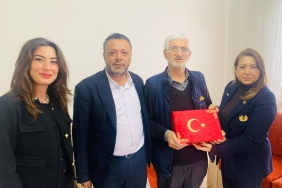 i-zmit-belediyesi-gazilere-vefa-ziyaretlerini-surduruyor-20251230-203123