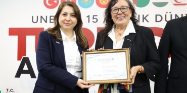 i-zmit-te-dunya-turk-dili-ailesi-gunu-anlamli-bir-programla-kutlandi