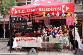 i-zmit-te-yeni-yil-coskusu-koseoglu-sokak-senligi-ile-bugun-basladi